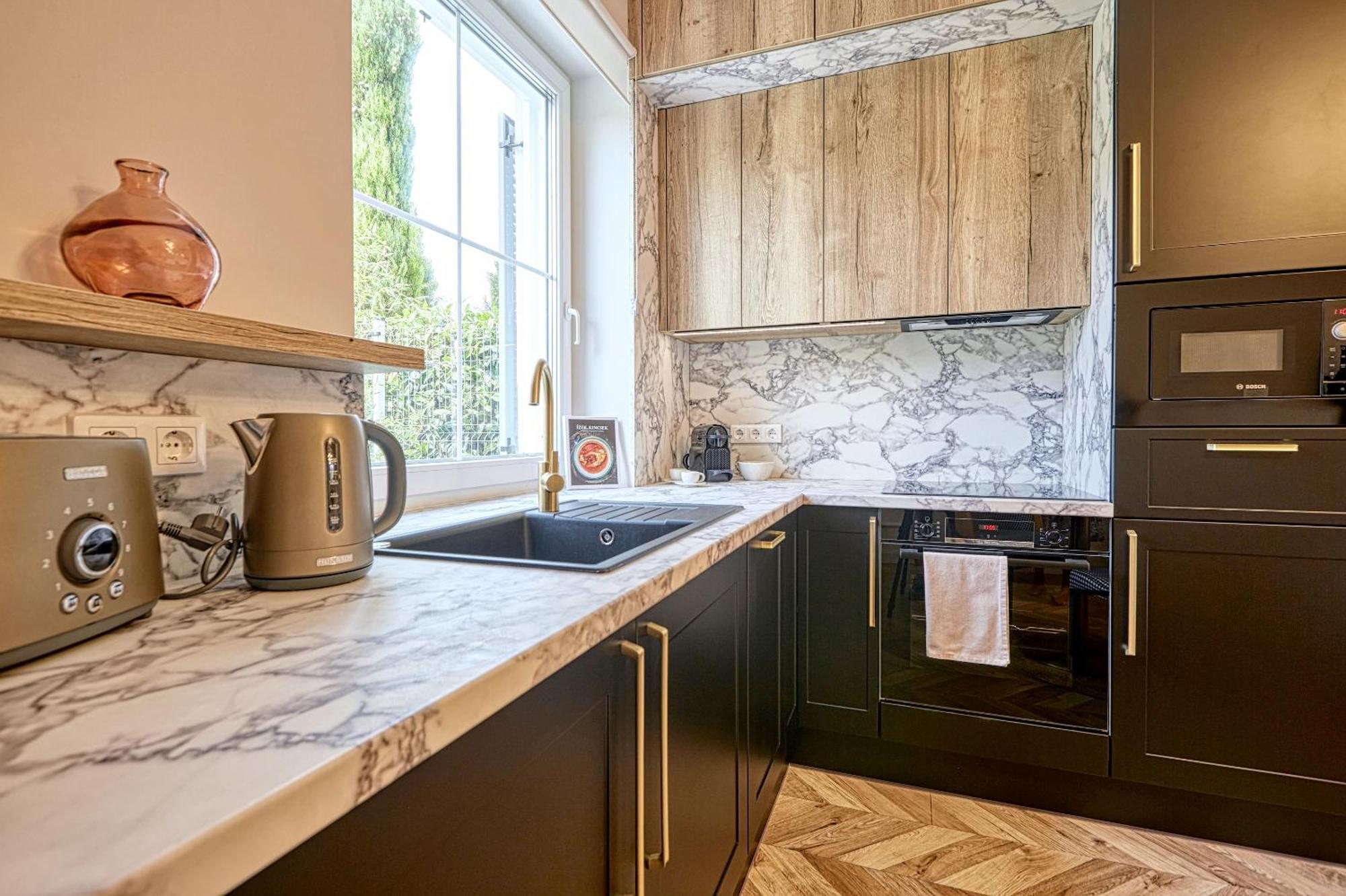 The Doors Luxury Apartment Mosonmagyaróvár Dış mekan fotoğraf